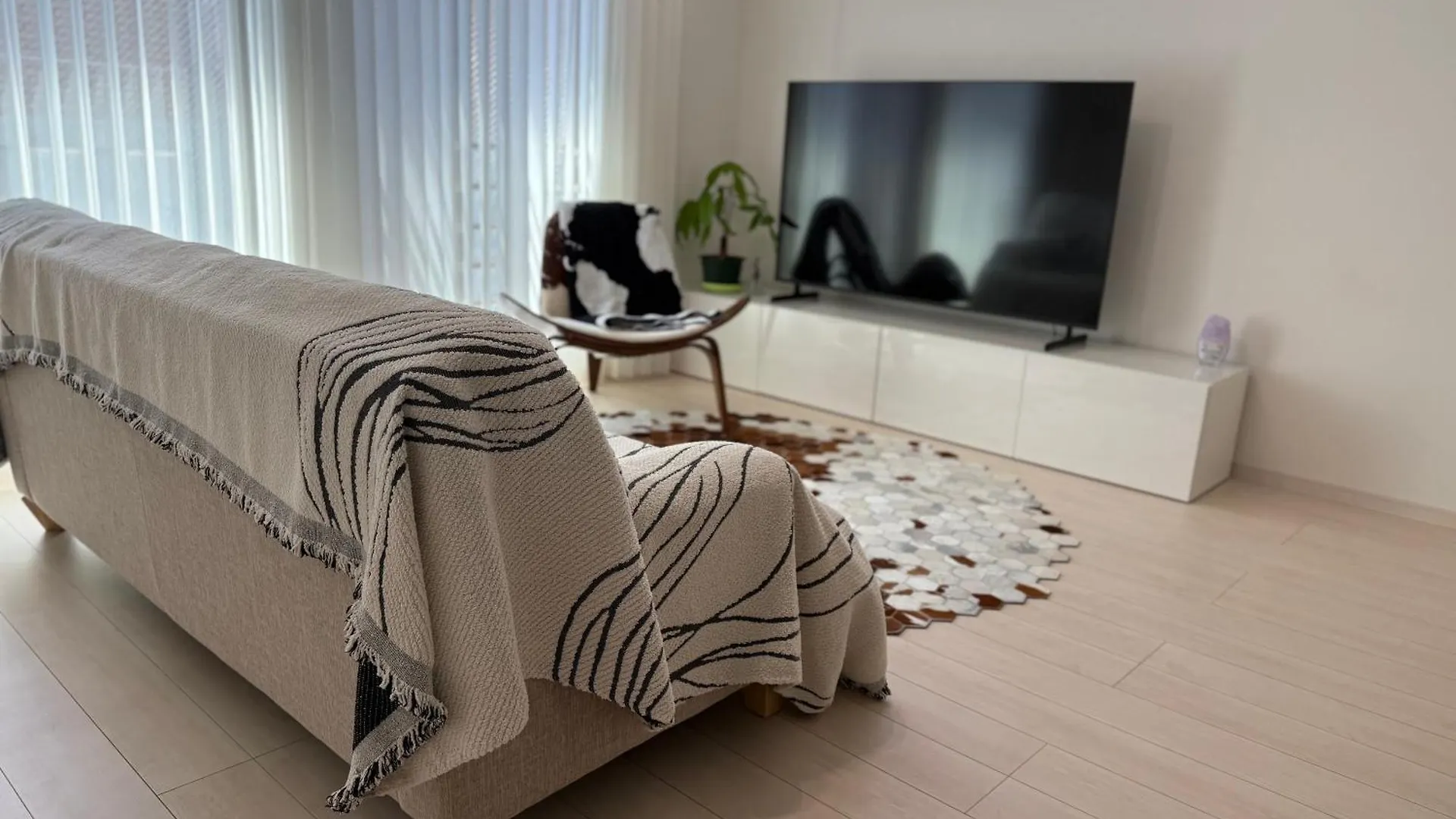 Jasmine小屋 Tokyo 0*,  Japan